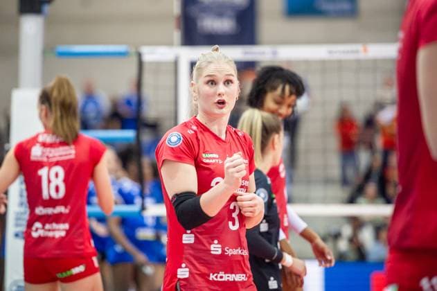 Hester Jasper (Dresdner SC, 03), Kaempferisch Allianz MTV Stuttgart - Dresdner SC, Volleyball Bundesliga, Frauen, VBL, Saison 2023 24, 18.11.2023, Stuttgart (SCHARRena), DEU Allianz MTV Stuttgart - Dresdner SC, Sport, Volleyball Bundesliga, Frauen, VBL, Saison 2023 24, 18.11.2023, Stuttgart (SCHARRena), DEU Stuttgart Copyright: xSandyxDinkelackerx EP_SDR