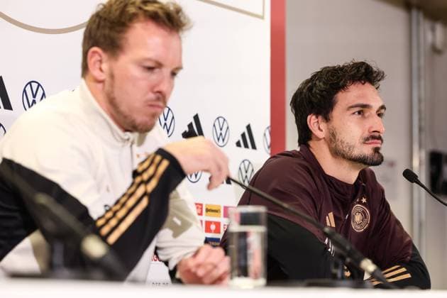 SOCCER - AUT vs GER, test match VIENNA,AUSTRIA,20.NOV.23 - SOCCER - OEFB International Friendly, Länderspiel, Nationalmannschaft match, Austria vs Germany, preview, press conference, PK, Pressekonferenz Team GER. Image shows head coach Julian Nagelsmann and Mats Hummels (GER). GEPAxpictures xArminxRauthner