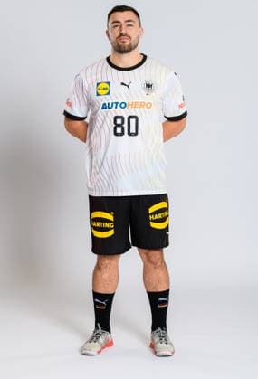 Muenchen, Deutschland 29. Oktober 2023: Handball DHB - Fotoshooting Jannik Kohlbacher (Deutschland) Portrait, ganzkoerper, Bild, einzel, Einzelaufnahme, picture, single, solo, alleine, Muenchen Bayern Deutschland