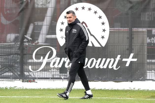 DEU, DFL, 1. FBL, 1.FC Union, Training, 28.11.2023, Stadion Alte Foersterei, Berlin, DEU, DFL, 1. FBL, 1.FC Union, Training, im Bild: Cheftrainer (Head Coach) Nenad Bjelica (1.FC Union Berlin) DFL - regulations prohibit any use of Photographs as image sequences and or quasi-video Foto: Juergen Engler nordphoto GmbH