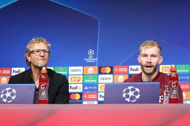 Konrad Laimer (FC Bayern Muenchen, 27) bei der Pressekonferenz, mit Pressesprecher Dieter Nickles, Internationale Pressekonferenz. FC Bayern Muenchen, Fussball, UEFA Champions League, Vorrunde, 5. Spieltag, Saison 23 24, 28.11.2023 , Internationale Pressekonferenz. FC Bayern Muenchen, Fussball, UEFA Champions League, Vorrunde, 5. Spieltag, Saison 23 24, 28.11.2023 Muenchen Copyright: xEibner-Pressefoto JennixMaulx EP_JML