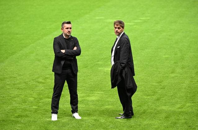 Fussball, Herren, Saison 2023 2024, UEFA Champions League (Gruppe C, 5. Spieltag), SC Sporting Braga - 1. FC Union Berlin, Stadionrunde des 1. FC Union am Tag vor dem Spiel, v. l. Trainer Nenad Bjelica (1. FC Union Berlin), Geschäftsführer Oliver Ruhnert (1. FC Union Berlin), 28.11. 2023, Copyright: xMatthiasxKochx