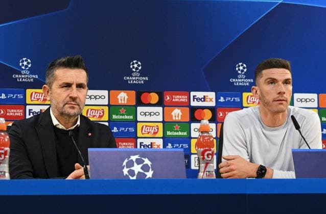 Sport Bilder des Tages Fussball, Herren, Saison 2023 2024, UEFA Champions League (Gruppe C, 5. Spieltag), SC Sporting Braga - 1. FC Union Berlin, Pressekonferenz des 1. FC Union am Tag vor dem Spiel, v. l. Trainer Nenad Bjelica (1. FC Union Berlin), Robin Gosens (1. FC Union Berlin), 28.11. 2023, Copyright: xMatthiasxKochx