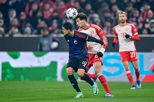 v.li.: Mohamed ELYOUNOUSSI (FC Kopenhagen, 10) Leon GORETZKA (FC Bayern München, FCB, 8) im Zweikampf, Duell, duel, tackle, Dynamik, Action, Aktion, 29.11.2023, München (Deutschland), Fussball, UEFA Champions League, Gruppenphase, FC Bayern München - FC Kopenhagen