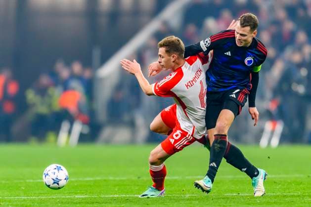 GER, UEFA CL, FC Bayern Muenchen (GER) vs FC Kopenhagen (DNK) 29.11.2023, Allianz Arena, Muenchen, GER, UEFA CL, FC Bayern Muenchen (GER) vs FC Kopenhagen (DNK), Gruppe A, UEFA regulations prohibit any use of photographs as image sequences and or quasi-video, im Bild Joshua Kimmich (FC Bayern 6) im Zweikampf gegen Viktor Claesson (FC Kopenhagen 7)
