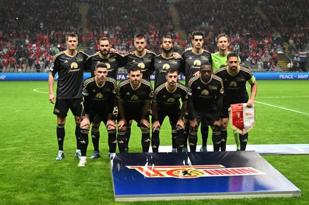 Fussball, Herren, Saison 2023 2024, UEFA Champions League (Gruppe C, 5. Spieltag), SC Sporting Braga - 1. FC Union Berlin, hintere Reihe v. l. Kevin Behrens (1. FC Union Berlin), Lucas Tousart (1. FC Union Berlin), Robin Knoche (1. FC Union Berlin), Aissa Laidouni (1. FC Union Berlin), Diogo Leite (1. FC Union Berlin), Torhüter Frederik Rönnow (1. FC Union Berlin), vordere Reihe v.l. Robin Gosens (1. FC Union Berlin), Kevin Volland (1. FC Union Berlin), Josip Juranovic (1. FC Union Berlin), Jerome Roussillon (1. FC Union Berlin), Rani Khedira (1. FC Union Berlin), 29.11. 2023, Copyright: xMatthiasxKochx