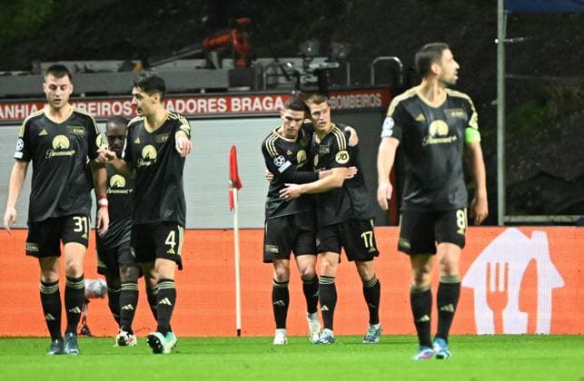 Fussball, Herren, Saison 2023 2024, UEFA Champions League (Gruppe C, 5. Spieltag), SC Sporting Braga - 1. FC Union Berlin, v. l. Aissa Laidouni (1. FC Union Berlin), Robin Knoche (1. FC Union Berlin), Jerome Roussillon (1. FC Union Berlin), Diogo Leite (1. FC Union Berlin), Robin Gosens (1. FC Union Berlin), Kevin Behrens (1. FC Union Berlin), Rani Khedira (1. FC Union Berlin), Jubel nach Tor zum 0:1, 29.11. 2023, Copyright: xMatthiasxKochx