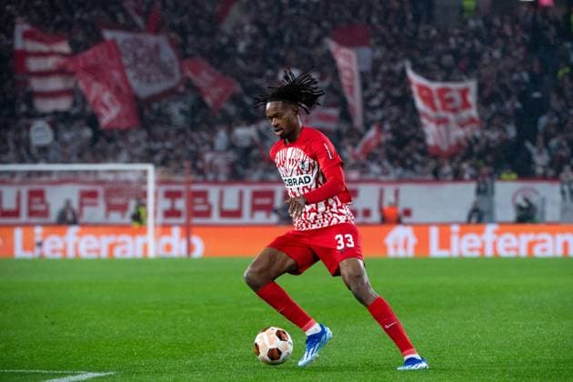 Jordy Makengo (SC Freiburg, 33) am Ball, GER, SC Freiburg vs Olympiakos Piraeus FC, Fussball UEFA Europa League, Gruppe A, 5. Spieltag, Saison 2023 2024, 30.11.2023 GER, SC Freiburg vs Olympiakos Piraeus FC, Fussball UEFA Europa League, Gruppe A, 5. Spieltag, Saison 2023 2024, 30.11.2023 Freiburg Copyright: xEibner-Pressefoto Memmlerx EP_MMR