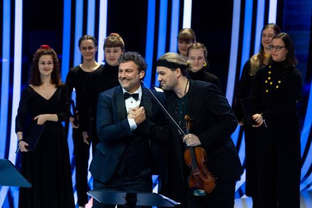 Jonas Kaufmann (Opernsänger, Musiker), David Garrett (Geiger, Musiker) mit drei Ensembles des Deutschen Musikrats, GER, UEFA EURO, EM, Europameisterschaft,Fussball 2024 Final Draw, Auslosung Elbphilharmonie Hamburg, 02.12.2023 GER, UEFA Euro 2024 Final Draw, Auslosung Elbphilharmonie Hamburg, 02.12.2023 Hamburg Copyright: xEibner-Pressefoto Memmlerx EP_MMR