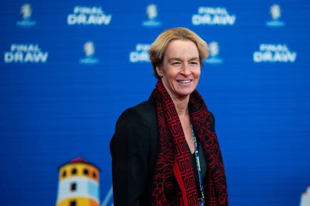 Martina Voss-Tecklenburg (Deutschland, Ex Bundestrainerin), Ankunft am roten Teppich, GER, UEFA EURO, EM, Europameisterschaft,Fussball 2024 Final Draw, Auslosung Elbphilharmonie Hamburg, 02.12.2023 GER, UEFA Euro 2024 Final Draw, Auslosung Elbphilharmonie Hamburg, 02.12.2023 Hamburg Copyright: xEibner-Pressefoto Memmlerx EP_MMR