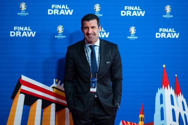 Luis Figo (Portugal, Ex Nationalspieler, Real Madrid), Ankunft am roten Teppich, GER, UEFA EURO, EM, Europameisterschaft,Fussball 2024 Final Draw, Auslosung Elbphilharmonie Hamburg, 02.12.2023 GER, UEFA Euro 2024 Final Draw, Auslosung Elbphilharmonie Hamburg, 02.12.2023 Hamburg Copyright: xEibner-Pressefoto Memmlerx EP_MMR