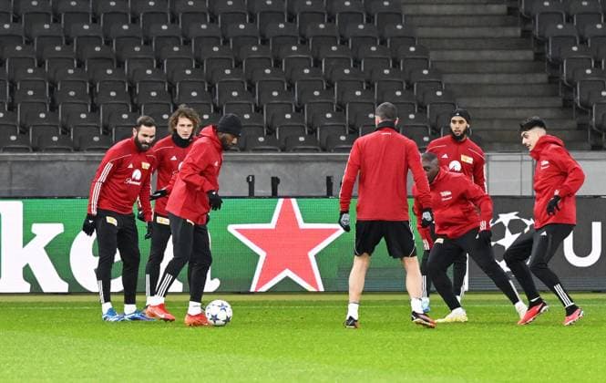 Fussball, Herren, Saison 2023 2024, UEFA Champions League (Gruppe C, 6. Spieltag), 1. FC Union Berlin - Real Madrid, Pressekonferenz Training von Union im Olympiastadion am Tag vor dem Spiel, im Bild: v. l. Lucas Tousart (1. FC Union Berlin), Alex Kral (1. FC Union Berlin), Sheraldo Becker (1. FC Union Berlin), Leonardo Bonucci (1. FC Union Berlin), Jerome Roussillon (1. FC Union Berlin), Aissa Laidouni (1. FC Union Berlin), Diogo Leite (1. FC Union Berlin), 11.12. 2023, Copyright: xMatthiasxKochx