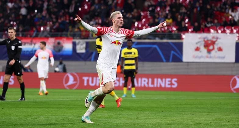 RB Leipzig - Young Boys Bern Champions League Leipzig, 13.12.2023, Red Bull Arena, Fussball , UEFA Champions League, Gruppe G , 6. Spieltag, RB Leipzig vs. Young Boys Bern , Im Bild: Tor für RB Leipzig. Benjamin Sesko (30, RB Leipzig) trifft zum 1:0 und jubelt. , Foto nur zur redaktionellen Nutzung bestimmt! . , UEFA regulations prohibit any use of photographs as image sequences and or quasi-video ,