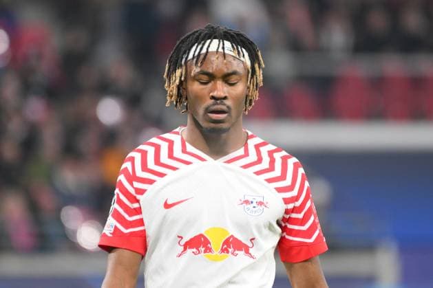 Mohamed Simakan (RB Leipzig) unzufrieden. RB Leipzig vs. BSC Young Boys, Fussball, Champions League, Vorrunde, 6. Spieltag, Saison 2023 2024, 13.12.2023 DFB DFL REGULATIONS PROHIBIT ANY USE OF PHOTOGRAPHS AS IMAGE SEQUENCES AND OR QUASI-VIDEO RB Leipzig vs. BSC Young Boys, Fussball, Champions League, Vorrunde, 6. Spieltag, Saison 2023 2024, 13.12.2023 Leipzig Copyright: xEibner-Pressefoto BertxHarzerx EP_BHR