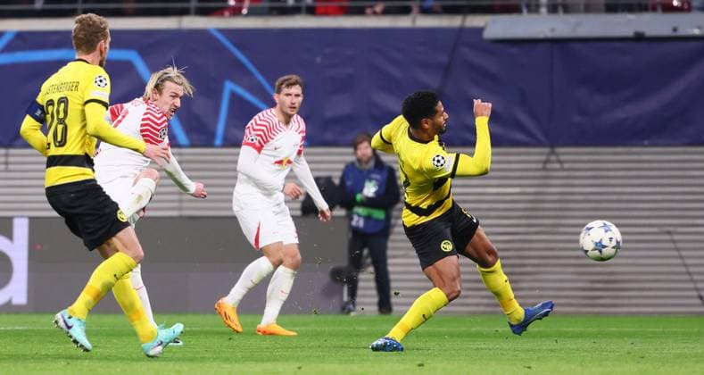 RB Leipzig - Young Boys Bern Champions League Leipzig, 13.12.2023, Red Bull Arena, Fussball , UEFA Champions League, Gruppe G , 6. Spieltag, RB Leipzig vs. Young Boys Bern , Im Bild: Tor für RB Leipzig. Emil Forsberg (10, RB Leipzig) trifft zum 2:1. , Foto nur zur redaktionellen Nutzung bestimmt! . , UEFA regulations prohibit any use of photographs as image sequences and or quasi-video ,