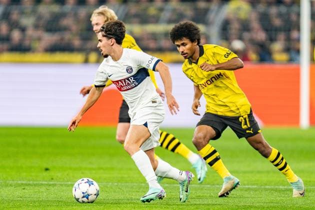 Vitinha (Paris Saint-Germain, 17) Karim Adeyemi (Borussia Dortmund, 27) Borussia Dortmund vs. Paris Saint-Germain, Fussball, UEFA Champions League, 6. Spieltag, 13.12.2023 DFL REGULATIONS PROHIBIT ANY OUSE OF PHOTOGRAPHS AS IMAGE SEQUENCES AND OR QUASI-VIDEO Borussia Dortmund vs. Paris Saint-Germain, Fussball, UEFA Champions League, 6. Spieltag, 13.12.2023 Dortmund Copyright: xEibner-Pressefoto BahhoxKarax EP_BVB