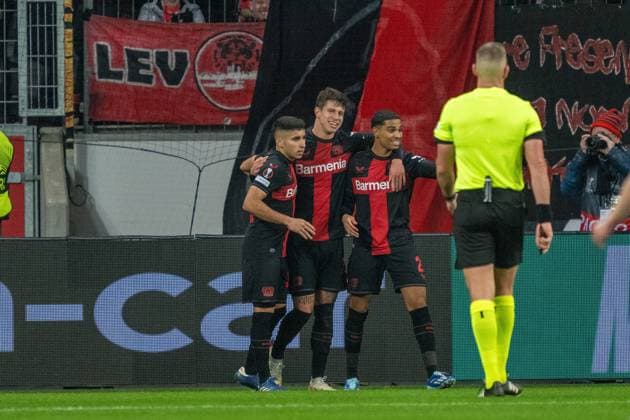 GER, EL, Bayer 04 Leverkusen vs Molde FK, Saison 2023 24, 14.12.2023, BayArena, Leverkusen, GER, EL, Bayer 04 Leverkusen vs Molde FK, Saison 2023 24, Im Bild: Jubel nach dem Tor zum 4 : 0 ;Torjubel Jubel; jubelt; jubeln; durch Adam Hlozek (Bayer 04 Leverkusen, 23) Gustavo Puerta (Bayer 04 Leverkusen, 32) Amine Adli (Bayer 04 Leverkusen, 21) Gestik, Mimik, Emotionen;