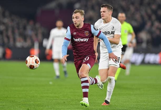 Jarrod Bowen of West Ham United on the ball West Ham United v Freiburg, UEFA Europa League, Group A, Football, London Arena, London, UK - 14 Dec 2023 EDITORIAL USE ONLY No use with unauthorised audio, video, data, fixture lists, club league logos or live services. Online in-match use limited to 120 images, no video emulation. No use in betting, games or single club league player publications. Copyright: xAlanxWalter Shutterstockx 14254269ah