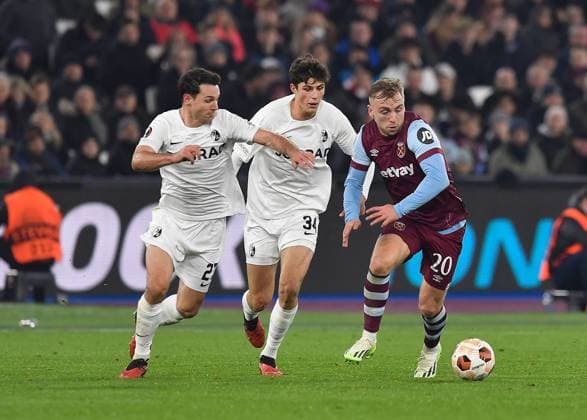Jarrod Bowen of West Ham United on the ball West Ham United v Freiburg, UEFA Europa League, Group A, Football, London Arena, London, UK - 14 Dec 2023 EDITORIAL USE ONLY No use with unauthorised audio, video, data, fixture lists, club league logos or live services. Online in-match use limited to 120 images, no video emulation. No use in betting, games or single club league player publications. Copyright: xAlanxWalter Shutterstockx 14254269at