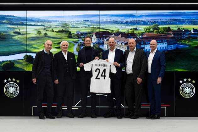 DFB, Deutscher Fussball-Bund, DFB Maenner-Nationalmannschaft: Das Trainingslager zur Vorbereitung auf die UEFA EURO, EM, Europameisterschaft,Fussball 2024 wird im Spa & GolfResort Weimarer Land stattfinden. Vorstellung im DFB-Campus mit: v.l. Bernd Neuendorf (DFB-Praesident), Rudi Voeller (DFB-Sportdirektor Maenner-Nationamannschaft), Julian Nagelsmann (DFB-Bundestrainer), Wolfgang Tiefensee (Witschaftsminister Thueringen), Matthias Grafe (Geschaeftsfuehrer Spa & GolfResort Weimarer Land), Andreas Krey (Geschaeftsfuehrer LEG Thueringen), Frankfurt am Main, 15.12.2023, Foto: Thomas Boecker DFB DFB Maenner-Nationalmannschaft trainiert vor der EURO 2024 in Thueringen