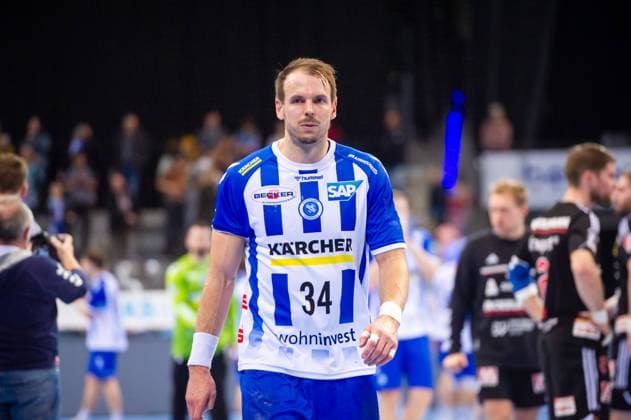 Kai Haefner (TVB Stuttgart, 34) - sichtlich enttaeuscht nach knapper Niederlage TVB Stuttgart - HC Erlangen, Handball, 2023 2024, Liqui Moly Handball Bundesliga, 15.12.2023, Stuttgart (Porsche Arena), DEU TVB Stuttgart - HC Erlangen, 15.12.2023, Stuttgart (Porsche Arena), DEU Stuttgart Copyright: xSandyxDinkelackerx EP_SDR