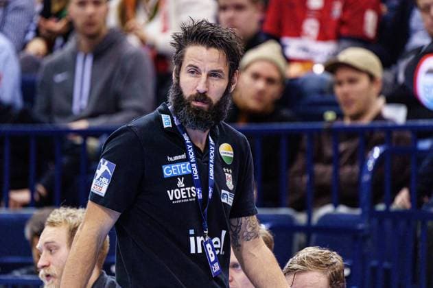 Bennet Wiegert (SC Magdeburg, Trainer) GER, Handball Verein Hamburg vs. SC Magdeburg, Handball, Bundesliga, Spieltag 18, Saison 2023 2024, 19.12.2023 GER, Handball Sport Verein Hamburg vs. SC Magdeburg, Handball, Bundesliga, Spieltag 18, Saison 2023 2024, 19.12.2023 Hamburg Copyright: xEibnerxPressefoto MarcelxvonxFehrnx EP_MFN