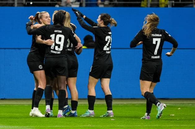 Eintracht Frankfurt jubelt ueber das Tor zum 1:0, GER, Eintracht Frankfurt vs Benfica Lissabon, Fussball, UEFA Womens Champions League, Gruppenphase, 4. Spieltag, Saison 2023 2024, 21.12.2023 GER, Eintracht Frankfurt vs Benfica Lissabon, Fussball, UEFA Womens Champions League, Gruppenphase, 4. Spieltag, Saison 2023 2024, 21.12.2023 Frankfurt Copyright: xEibner-Pressefoto FlorianxWieganx EP_FWD