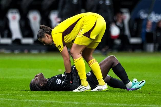 Nicole Anyomi (Eintracht Frankfurt, 19), Andreia Faria (Benfica Lissabon, 6), GER, Eintracht Frankfurt vs Benfica Lissabon, Fussball, UEFA Womens Champions League, Gruppenphase, 4. Spieltag, Saison 2023 2024, 21.12.2023 GER, Eintracht Frankfurt vs Benfica Lissabon, Fussball, UEFA Womens Champions League, Gruppenphase, 4. Spieltag, Saison 2023 2024, 21.12.2023 Frankfurt Copyright: xEibner-Pressefoto FlorianxWieganx EP_FWD