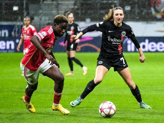 Christy Ucheibe (Benfica Lissabon, 16), Lara Prasnikar (Eintracht Frankfurt, 7), GER, Eintracht Frankfurt vs Benfica Lissabon, Fussball, UEFA Womens Champions League, Gruppenphase, 4. Spieltag, Saison 2023 2024, 21.12.2023 GER, Eintracht Frankfurt vs Benfica Lissabon, Fussball, UEFA Womens Champions League, Gruppenphase, 4. Spieltag, Saison 2023 2024, 21.12.2023 Frankfurt Copyright: xEibner-Pressefoto FlorianxWieganx EP_FWD