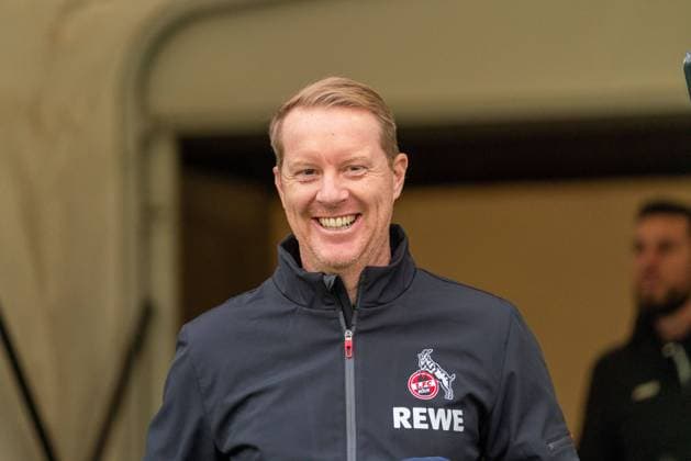 Timo Schultz (1. FC Koeln, Trainer) GER, RW Essen vs. 1. FC Koeln, Fußball, Freundschaftsspiel, Spielzeit 2023 2024, 06.01.2024 DFL REGULATIONS PROHIBIT ANY USE OF PHOTOGRAPHS AS IMAGE SEQUENCES AND OR QUASI-VIDEO RW Essen vs. 1. FC Koeln, Fußball, Freundschaftsspiel, Spielzeit 2023 2024, 06.01.2024 Essen Copyright: xEibner-Pressefoto FabioxDeinertx EP_FDT
