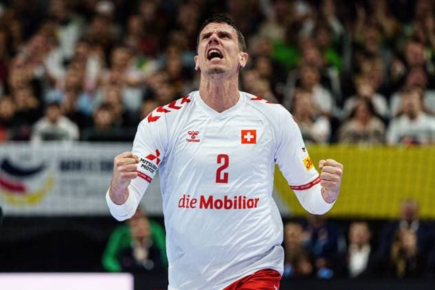 Jubel nach Tor Andy Schmid (Schweiz, 02) GER, Schweiz vs. Frankreich, Handball, Maenner, EHF Euro 2024, Gruppe A, Spieltag 2, 14.01.2024 GER, Schweiz vs. Frankreich, Handball, Maenner, EHF Euro 2024, Gruppe A, Spieltag 2, 14.01.2024 Berlin Copyright: xEibner-Pressefoto MarcelxvonxFehrnx EP_MFN