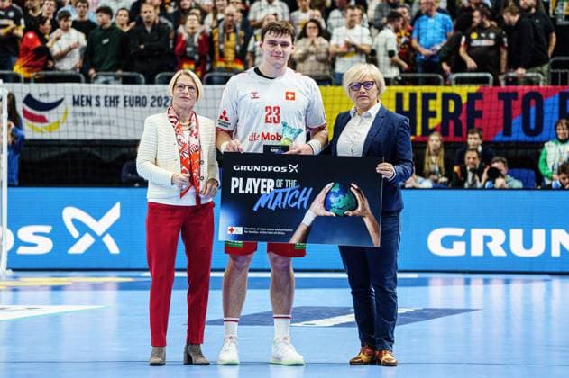 Spieler des Spiels Lukas Laube (Schweiz, 23) GER, Schweiz vs. Frankreich, Handball, Maenner, EHF Euro 2024, Gruppe A, Spieltag 2, 14.01.2024 GER, Schweiz vs. Frankreich, Handball, Maenner, EHF Euro 2024, Gruppe A, Spieltag 2, 14.01.2024 Berlin Copyright: xEibner-Pressefoto MarcelxvonxFehrnx EP_MFN
