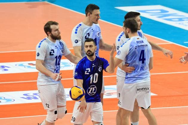 DEU, DVV, 1.VBL, BR Volleys vs. VFB Friredrichshafen, 21.01.2024, Max-Schmeling-Halle, Berlin, DEU, DVV, 1.VBL, BR Volleys vs. VFB Friredrichshafen, im Bild Friedrichshafener-Spielerkreis Foto: Juergen Engler nordphoto GmbH