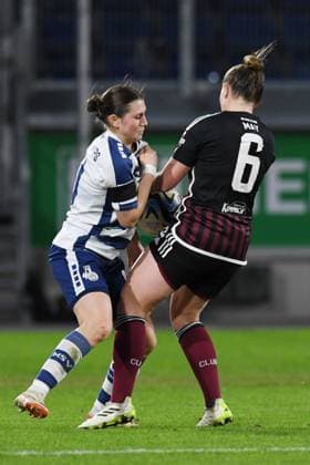 Antonia Halverkamps ( MSV Duisburg Frauen ) im Zweikampf mit Jessica May ( 1 FC Nuernberg Frauen ). GER, MSV Duisburg Frauen vs 1 FC Nuernberg Frauen, Fussball, Bundesliga,11. Spieltag Spielzeit 2023 2024, 28.01.2024 DFL DFB REGULATIONS PROHIBIT ANY USE OF PHOTOGRAPHS AS IMAGE SEQUENCES AND OR QUASI-VIDEO GER, MSV Duisburg Frauen vs 1 FC Nuernberg Frauen, Fussball, Bundesliga,11. Spieltag Spielzeit 2023 2024, 28.01.2024 Duisburg Copyright: xEibner-Pressefoto ThomasxThienelx EP_TTL