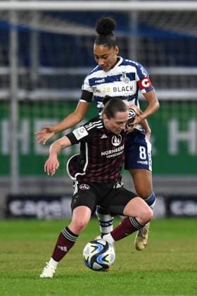 Vanessa Fuerst ( MSV Duisburg Frauen ) im Zweikampf mit Vanessa Haim ( 1 FC Nuernberg Frauen ). GER, MSV Duisburg Frauen vs 1 FC Nuernberg Frauen, Fussball, Bundesliga,11. Spieltag Spielzeit 2023 2024, 28.01.2024 DFL DFB REGULATIONS PROHIBIT ANY USE OF PHOTOGRAPHS AS IMAGE SEQUENCES AND OR QUASI-VIDEO GER, MSV Duisburg Frauen vs 1 FC Nuernberg Frauen, Fussball, Bundesliga,11. Spieltag Spielzeit 2023 2024, 28.01.2024 Duisburg Copyright: xEibner-Pressefoto ThomasxThienelx EP_TTL