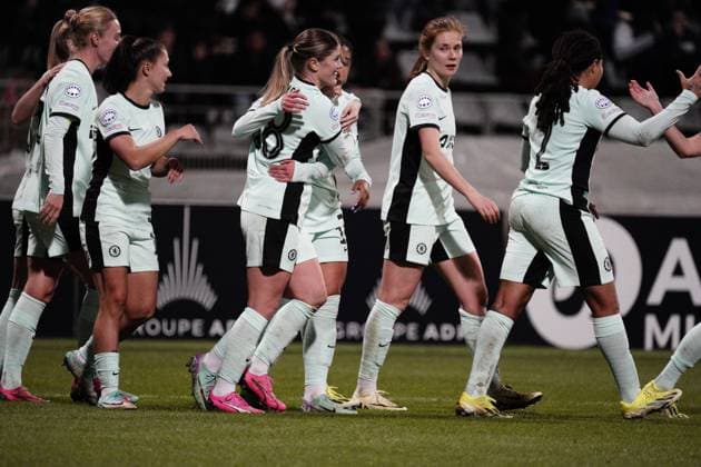 Maren Mjelde of Chelsea (18) is congratulated after she heads her side 4-0 ahead Paris FC Feminines v Chelsea Women, Football, UEFA Women s Champions League, Group D, Stade Charlety, Paris, France - 30 Jan 2024 EDITORIAL USE ONLY No use with unauthorised audio, video, data, fixture lists, club league logos or live services. Online in-match use limited to 120 images, no video emulation. No use in betting, games or single club league player publications. Copyright: xDavexWinter Shutterstockx 14324140cr