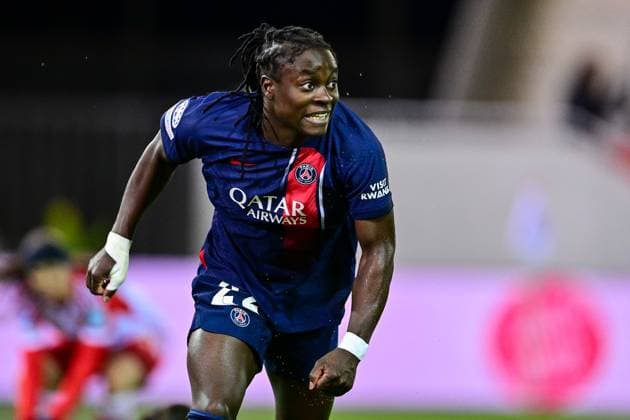 Tabitha Chawinga (PSG, 22) mit Torjubel, Jubel, Torjubel, Torerfolg, celebrate the goal, goal, celebration, Jubel ueber das Tor zum 1:1 durch Tabitha Chawinga (PSG, 22), optimistisch, Einzelbild, Aktion, Action, 30.01.2024, München (Deutschland), Fussball, UEFA Womens Champions League, Gruppe C, FC Bayern München - Paris Saint-Germain