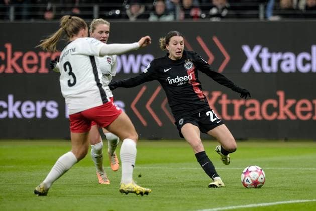 Barbara Dunst (Eintracht Frankfurt, 28), Guorun Arnardottir (FC Rosengard, 03), Emilia Larsson (FC Rosengard, 09), GER, Eintracht Frankfurt vs. FC Rosengard, Fussball, UEFA Womens Champions League, Gruppenphase, 6. Spieltag, Saison 2023 2024, 31.01.2024. GER, Eintracht Frankfurt vs. FC Rosengard, Fussball, UEFA Womens Champions League, Gruppenphase, 6. Spieltag, Saison 2023 2024, 31.01.2024. Frankfurt Copyright: xEibner-Pressefoto FlorianxWieganx EP_FWD