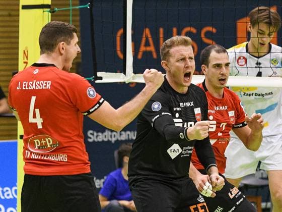 Jakob Elsaesser (TV Rottenburg 4), Hannes Elsaesser (TV Rottenburg 16), Moritz Rauber (TV Rottenburg 2), TV Rottenburg vs. SV Schwaig, Volleyball, 2. Bundesliga, Spieltag 16, Saison 2023-2024, 04.02.2024, TV Rottenburg vs. SV Schwaig, Volleyball, 2. Bundesliga, Spieltag 16, Saison 2023-2024, 04.02.2024 Rottenburg am Neckar Copyright: xEibner-Pressefoto FlorianxSchustx EP_FSU