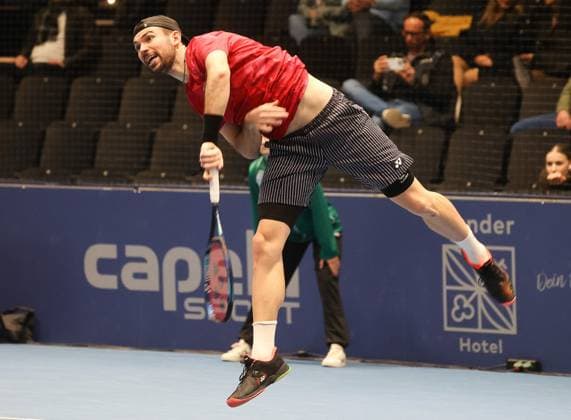 ATP, Tennis Herren Challenger Koblenz Tennis, 04.02.24, Tennis, Finale, Jurij Rodionov (in rot) vs. Brandon Nakashima (in blau), ATP Challenger Koblenz Tennis, 04.02.24, Tennis, Finale, Jurij Rodionov vs. Brandon Nakashima Koblenz Copyright: xEibner-Pressefoto JoergxNiebergax EP_EER