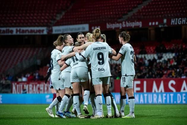 Karolina Lea Vilhjalmsdottir (Bayer 04 Leverkusen, 18), Emilie Bragstad (Bayer 04 Leverkusen, 14), Nikola Karczewska (Bayer 04 Leverkusen, 09), Melissa Friedrich (Bayer 04 Leverkusen, 03), Selina Ostermeier (Bayer 04 Leverkusen, 02), Synne Skinnes Hansen (Bayer 04 Leverkusen, 10) jubeln ueber das Tor zum 1:2, GER, FC Nuernberg vs Bayer 04 Leverkusen, Fussball Google Pixel Frauen Bundesliga, 13. Spieltag, Saison 2023 2024, 12.02.2024 DFB regulations prohibit any use of photographs as image sequences and or quasi-video GER, FC Nuernberg vs Bayer 04 Leverkusen, Fussball Google Pixel Frauen Bundesliga, 13. Spieltag, Saison 2023 2024, 12.02.2024 Nuernberg Copyright: xEibner-Pressefoto Memmlerx EP_MMR