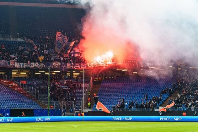 Pyrotechnik Begalo Fans Ultras Olympique de Marseille GER, Schachtar Donezk vs. Olympique de Marseille, Fussball, Europa League, Play-offs, Saison 2023 2024, 15.02.2024 GER, Schachtar Donezk vs. Olympique de Marseille, Fussball, Europa League, Play-offs, Saison 2023 2024, 15.02.2024 Hamburg Copyright: xEibner-Pressefoto MarcelxvonxFehrnx EP_MFN