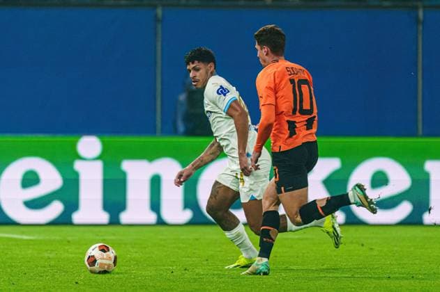 Faris Moumbagna (Olympique de Marseille, 14), Georgiy Sudakov (Schachtar Donezk, 10) GER, Schachtar Donezk vs. Olympique de Marseille, Fussball, Europa League, Play-offs, Saison 2023 2024, 15.02.2024 GER, Schachtar Donezk vs. Olympique de Marseille, Fussball, Europa League, Play-offs, Saison 2023 2024, 15.02.2024 Hamburg Copyright: xEibner-Pressefoto MarcelxvonxFehrnx EP_MFN