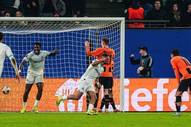 Torjubel Jubel Olympique de Marseille nach Tor zum 1:2 Iliman Ndiaye (Olympique de Marseille, 29) GER, Schachtar Donezk vs. Olympique de Marseille, Fussball, Europa League, Play-offs, Saison 2023 2024, 15.02.2024 GER, Schachtar Donezk vs. Olympique de Marseille, Fussball, Europa League, Play-offs, Saison 2023 2024, 15.02.2024 Hamburg Copyright: xEibner-Pressefoto MarcelxvonxFehrnx EP_MFN