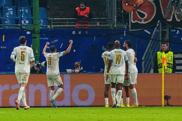 Torjubel Jubel Olympique de Marseille nach Tor zum 1:2 Iliman Ndiaye (Olympique de Marseille, 29) GER, Schachtar Donezk vs. Olympique de Marseille, Fussball, Europa League, Play-offs, Saison 2023 2024, 15.02.2024 GER, Schachtar Donezk vs. Olympique de Marseille, Fussball, Europa League, Play-offs, Saison 2023 2024, 15.02.2024 Hamburg Copyright: xEibner-Pressefoto MarcelxvonxFehrnx EP_MFN