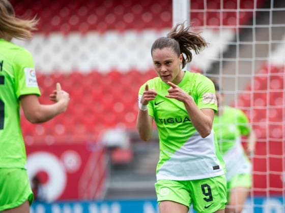 Ewa Pajor (VfL Wolfsburg, 09) jubelt ueber das Tor zum 1:3, GER, FC Nuernberg vs VfL Wolfsburg, Fussball Google Pixel Frauen Bundesliga, 14. Spieltag, Saison 2023 2024, 17.02.2024 DFB regulations prohibit any use of photographs as image sequences and or quasi-video GER, FC Nuernberg vs VfL Wolfsburg, Fussball Google Pixel Frauen Bundesliga, 14. Spieltag, Saison 2023 2024, 17.02.2024 Nuernberg Copyright: xEibner-Pressefoto Memmlerx EP_MMR