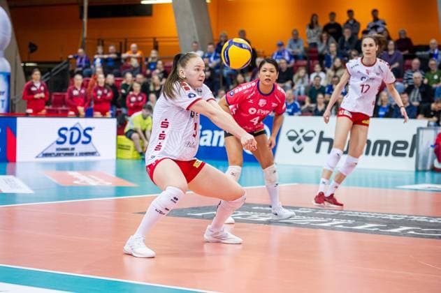 Suvi Kokkonen (SC Potsdam, 05) - Ballannahme Allianz MTV Stuttgart - SC Potsdam, Volleyball Bundesliga, Frauen, VBL, Saison 2023 24, 17.02.2024, Stuttgart (SCHARRena), DEU Allianz MTV Stuttgart - SC Potsdam, Sport, Volleyball Bundesliga, Frauen, VBL, Saison 2023 24, 17.02.2024, Stuttgart (SCHARRena), DEU Stuttgart Copyright: xSandyxDinkelackerx EP_SDR
