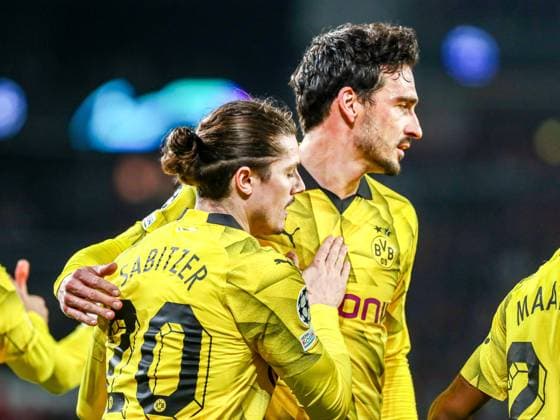 Tor, Torjubel, zum 0:1 durch Donyell Malen (Borussia Dortmund BVB, 21), NLD, PSV Eindhoven vs. Borussia Dortmund BVB, UEFA Champions League 2023 24 - Achtefinale, Hinspiel, 20.02.2024, NLD, PSV Eindhoven vs. Borussia Dortmund BVB, UEFA Champions League 2023 24 - Achtefinale, Hinspiel, 20.02.2024, Foto: Eibner-Pressefoto Gabriel Boia EIndhoven Copyright: xEibner-Pressefoto GabrielxBoiax EP_EER