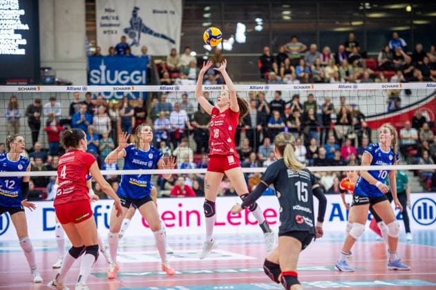 Sarah Straube (Dresdner SC, 18) - Ballannahme Allianz MTV Stuttgart - Dresdner SC, Volleyball Bundesliga, Frauen, VBL, Saison 2023 24, 25.02.2024, Stuttgart (SCHARRena), DEU Allianz MTV Stuttgart - Dresdner SC, Sport, Volleyball Bundesliga, Frauen, VBL, Saison 2023 24, 25.02.2024, Stuttgart (SCHARRena), DEU Stuttgart Copyright: xSandyxDinkelackerx EP_SDR