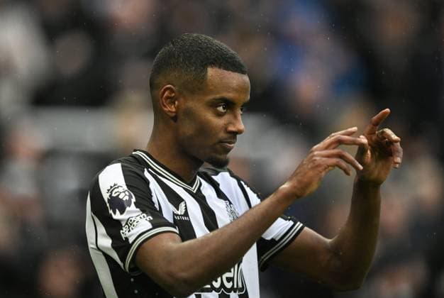 Alexander Isak of Newcastle United celebrates scoring their first goal Newcastle United v Wolverhampton Wanderers, Premier League, Football, St James Park, Newcastle, UK - 02 Mar 2024 EDITORIAL USE ONLY No use with unauthorised audio, video, data, fixture lists, club league logos or live services. Online in-match use limited to 120 images, no video emulation. No use in betting, games or single club league player publications. Copyright: xRichardxLee Shutterstockx 14370361az